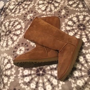 UGGS WOMEN TALL CHESTNUT